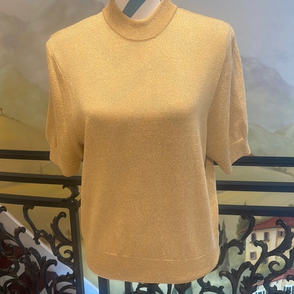 St.John Basics  By Marie Gray Top  
Size M
Not Sure Of Fabric - Picture 1 of 6